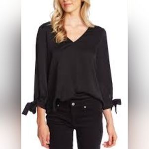 ⭐- Worthington semi sheer V neck top with bows